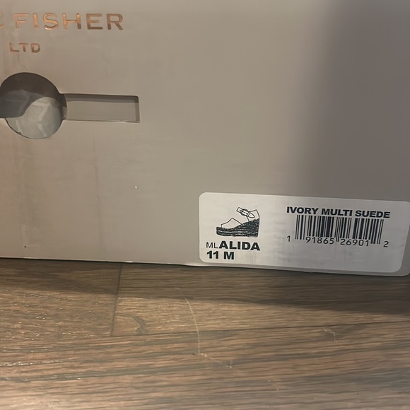 marc fisher sandals NWT - Picture 4 of 4